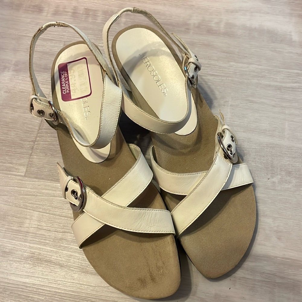 Women’s Aerosol white sandals size 10 medium ,white.  1 1/2 inch heel.